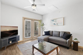 Luxe 3B/2B Getaway - Pool, Gym, Parking, Pet Wash